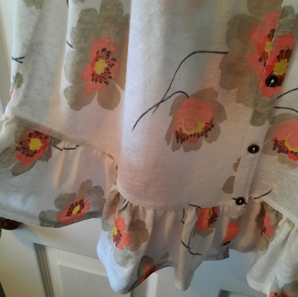 Maurices Size M Ruffle Sleeve Blouse - Picture 5 of 7